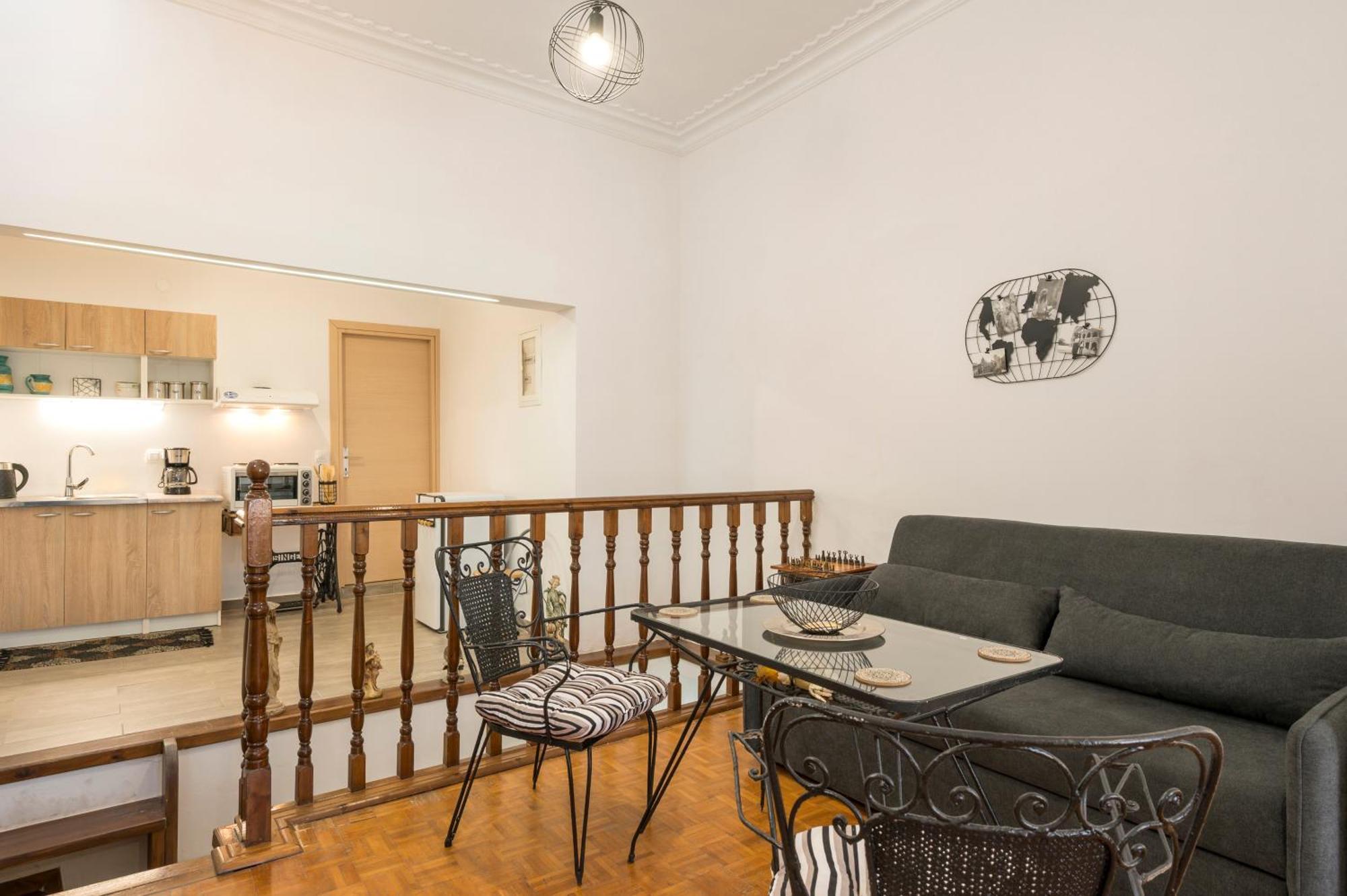 Lion's Yard Apartment Chania (Crete)